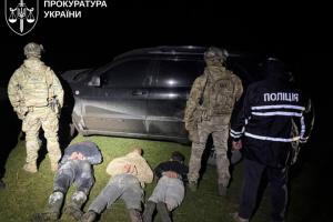 На Прикарпатті у наркоділків вилучили 165 кілограмів амфетаміну та арсенал зброї