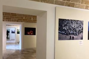 Трагедія народу, рана для Європи»: в італійському Отранто відкрили фотовиставку про війну в Україні