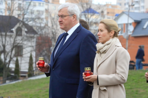 EU-Minister in Butscha: Beweise für russische Kriegsverbrechen fordern vollständige Verantwortung