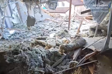 Russian army attacks Central district of Kherson overnight, causing damage