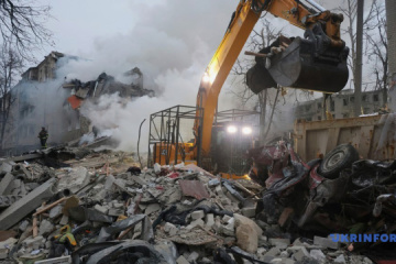 Angriff auf Hochhaus in Charkiw: Zehn Tote und 26 Verletzte, Sucharbeiten dauern an