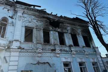 Des Russes attaquent un bâtiment historique avec un drone dans la région de Tchernihiv