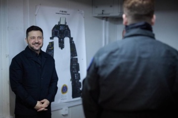 Zełenski spotkał się z ukraińskimi pilotami szkolącymi się w pilotażu F-16 w Rumunii

