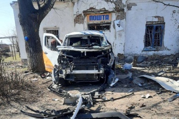 Russians attack four Ukrposhta branches in one day, employees injured