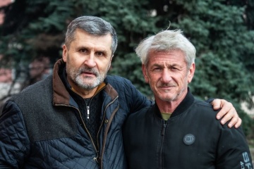 Sean Penn visita el Estudio Cinematográfico Dovzhenko en Kyiv