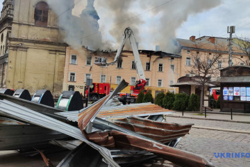 Rusia ataca un edificio residencial en Lviv con un dron; se reportan víctimas