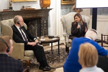 Zelenska conversa con filántropos estadounidenses sobre la ayuda a Ucrania