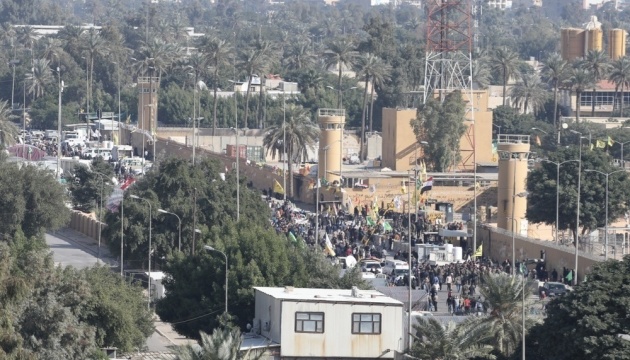 У Багдаді сотні протестувальників намагаються прорватися до посольства США