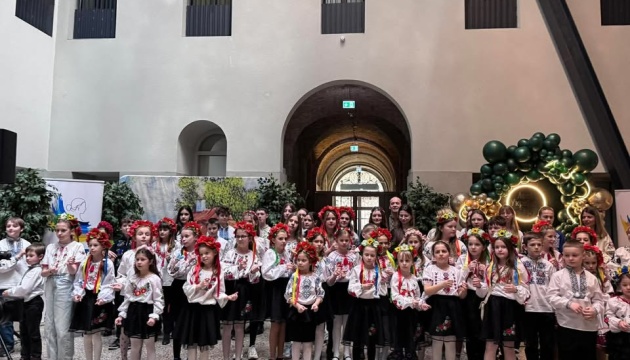 У столиці Угорщини учні українських шкіл відзначили свято Лесі Українки