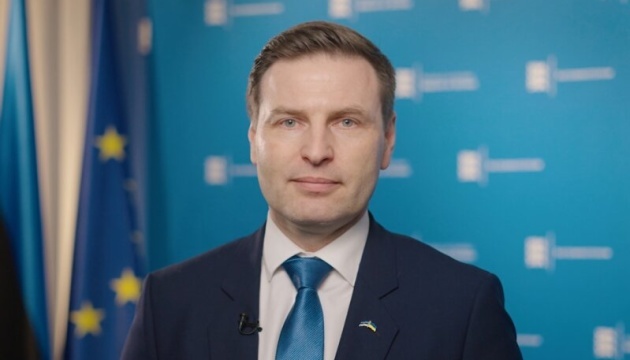 Estonian Defense Minister leaves UAE by land due to closure of airports in Middle East