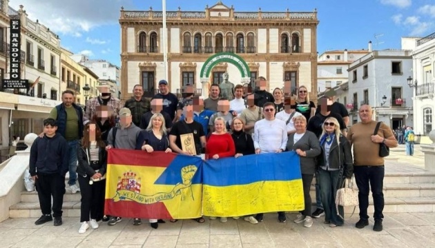 В іспанській Малазі українська громада та дипломати зустрілися із захисниками України