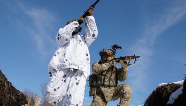 L'armée ukrainienne maintient son contrôle sur Fedorivka et Riznykivka dans la région de Donetsk