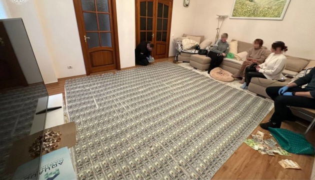 У Вінниці лікарок викрили на незаконному оформленні інвалідності й вилучили понад ₴1 мільйон та $200 тисяч