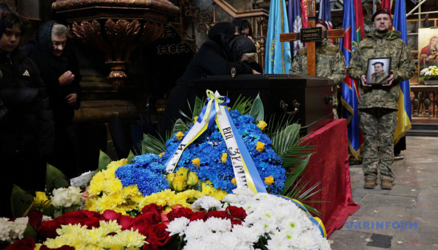 У Львові попрощалися з сином письменниці Олени Чернінької - захисником із позивним Лемберґ