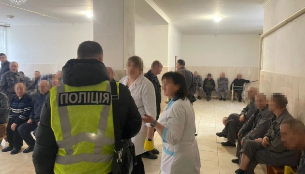 На Вінниччині директору інтернату оголосили підозру в торгівлі людьми