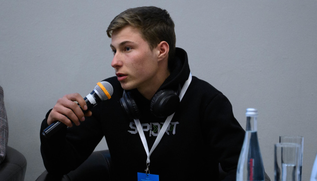 «Ми залишаємося разом і вдома» - наймолодший опікун на Харківщині Олександр Зерній