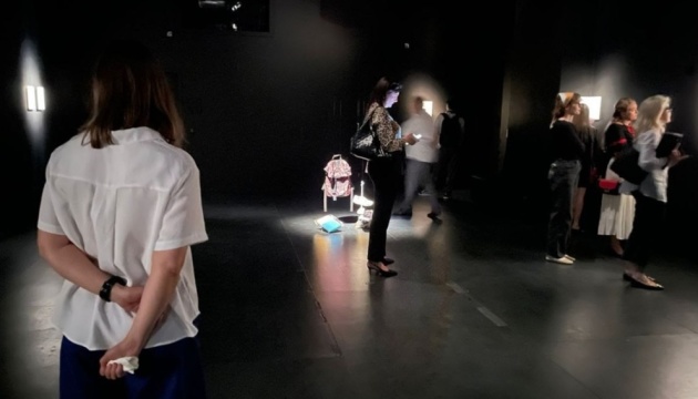 В Абу-Дабі презентували інсталяцію «Незвідність» про досвід окупації та втрати дому