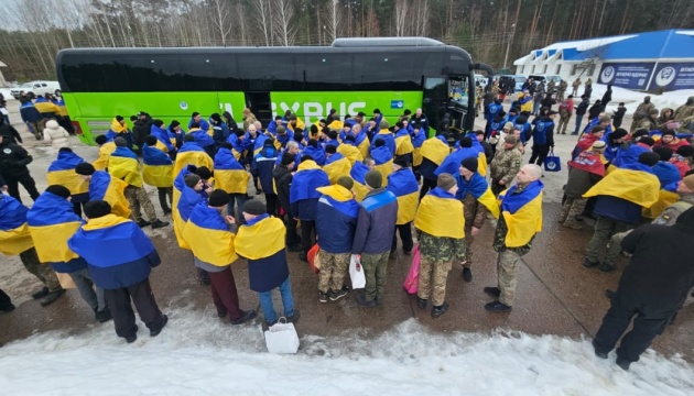 Приїхав з-за кордону захищати Україну: після двох років полону повернувся боєць із Львівщини