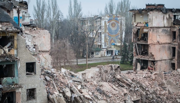 Військові показали вцілілі мозаїки на будинках у Костянтинівці