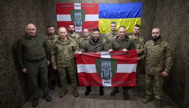 Zelensky speaks with soldiers defending Kostiantynivka