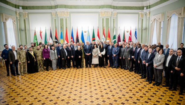 У МЗС України відбувся іфтар за участю захисників-мусульман, послів і лідерів кримськотатарського народу