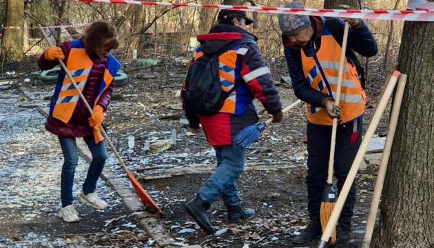 У Дніпрі через російський обстріл вибиті вікна в 11 багатоповерхівках та гімназії