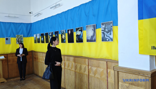 У Тернополі відкрили виставку загиблого на фронті фотографа-військового Юрія Костишина