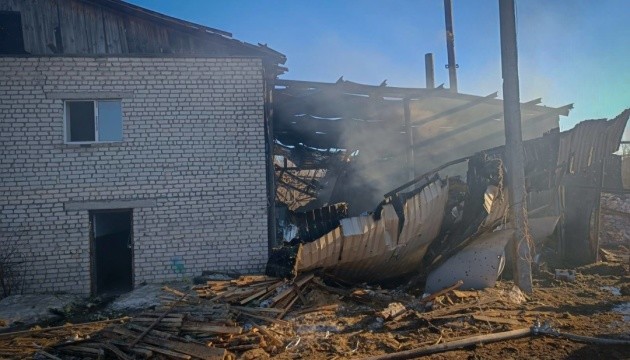 Росіяни вдарили КАБами по підприємству в Глухівській громаді: загинув чоловік, є постраждалі