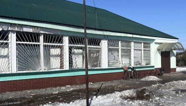 Росіяни атакували магазин і житловий квартал у Семенівці на Чернігівщині - четверо поранених