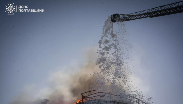 На Полтавщині ДСНС і Нафтогаз три дні гасили пожежі після російського обстрілу