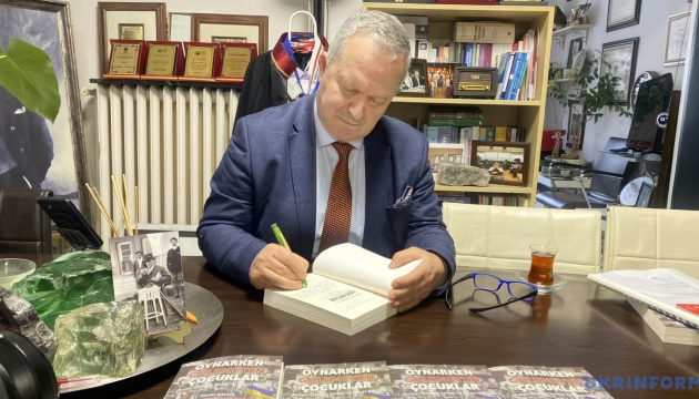 Вийшла друком перша книга про війну в Україні турецькою мовою