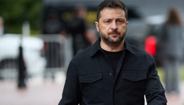 ゼレンシキー宇大統領、ルーマニア首都ブカレストに到着