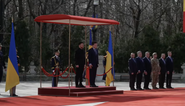 У Бухаресті стартували переговори Зеленського і Дана