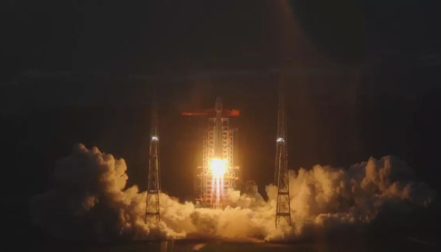 Китай запустив у космос дві нові групи супутників