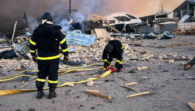 На Київщині низка споживачів залишились без газу, тепла і світла після російської атаки 