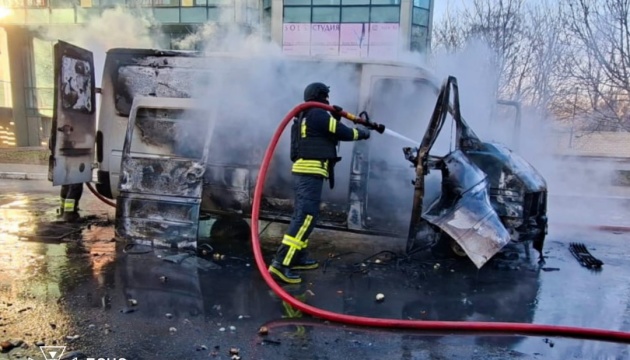 Росіяни атакували дроном мікроавтобус у Херсоні