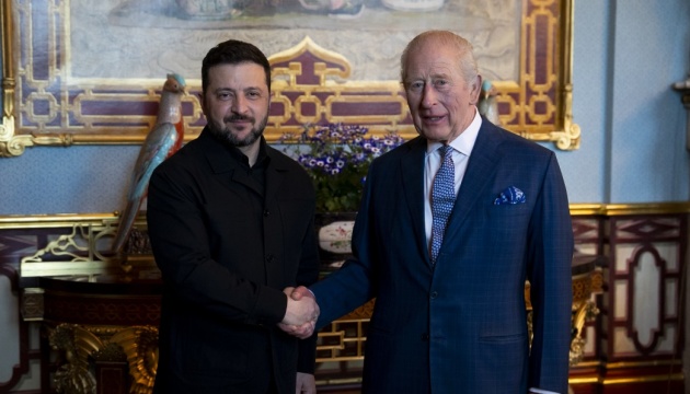  Selenskyj trifft König Charles III. im Buckingham Palast