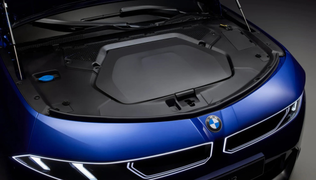 BMW презентувала електрокар із запасом ходу до 900 кілометрів
