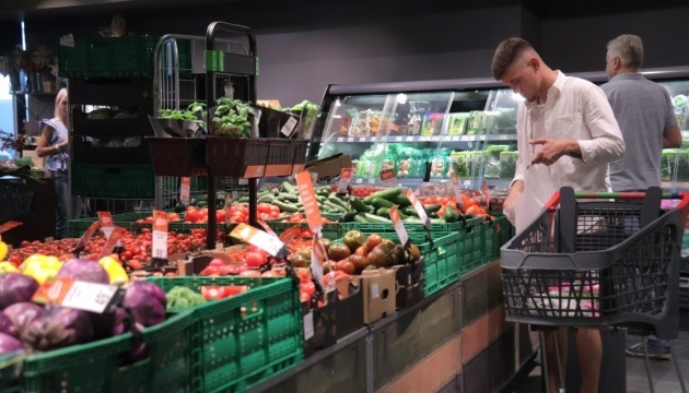 Ukraińcy wydają 84% swojego miesięcznego budżetu na podstawowe dobra i usługi