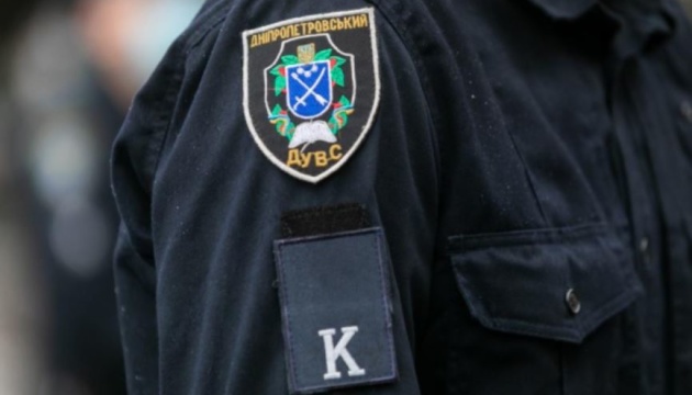 У Дніпрі курсант МВС сфотографувався біля тіла загиблої дівчини: університет почав розслідування