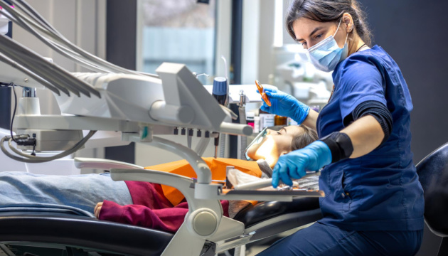 Хворі зуби можуть стати причиною онкології та діабету - лікарі