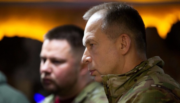 Росіяни зі зміною погодних умов посилили тиск одразу на кількох ділянках фронту - Сирський