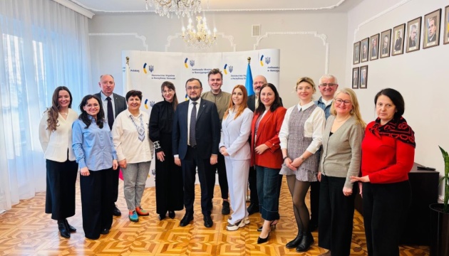 Посол обговорив з українською громадою у Польщі нові умови перебування громадян
