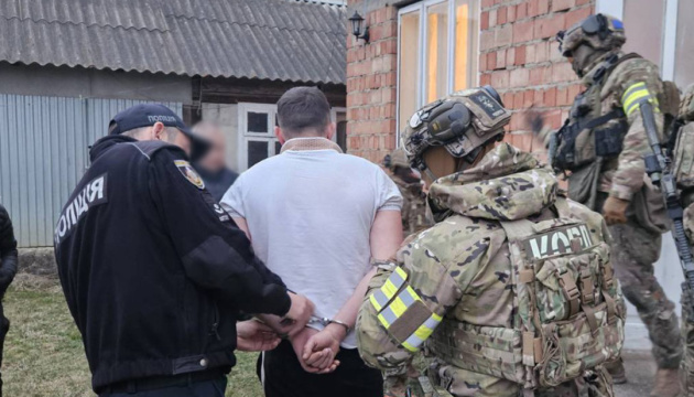 На Буковині затримали підозрюваного у викраденні майже пів мільйона гривень у пораненого військового