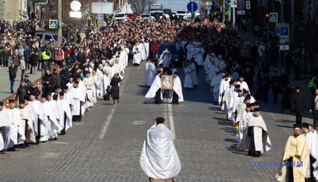Чин похорону патріарха Філарета у Києві: жалобна процесія та поховання у Володимирському соборі / Фото: Кирило Чуботін, Укрінформ