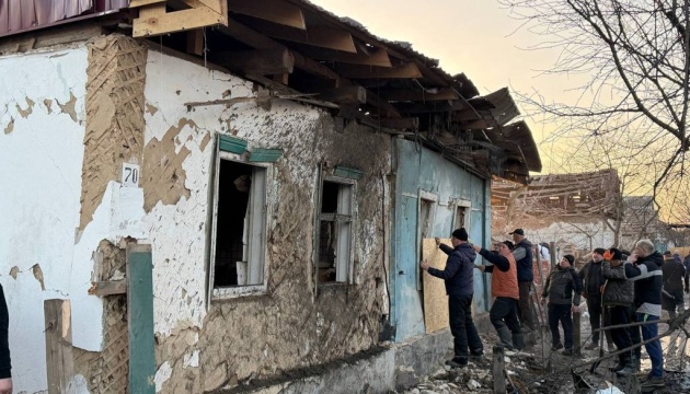 Росіяни обстріляли 31 населений пункт Сумщини за добу, є поранені