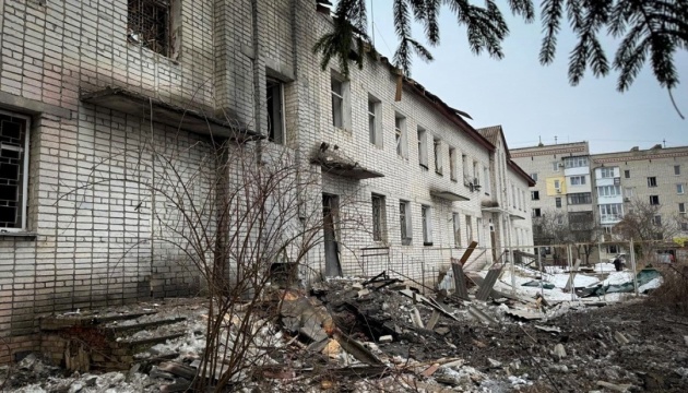 Ворог за добу обстріляв 26 населених пунктів Сумщини, четверо постраждалих