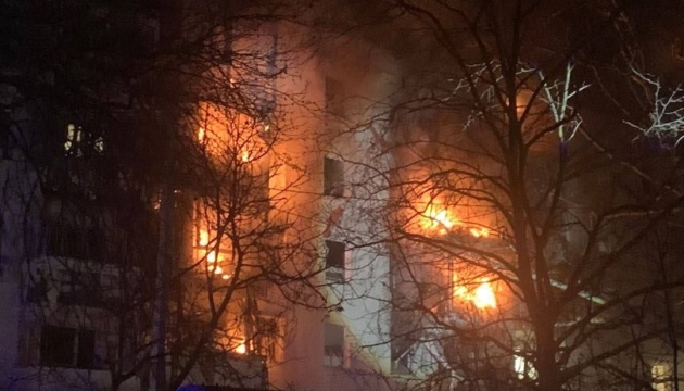 У Севастополі в пʼятиповерхівці стався вибух, є загиблі й постраждалі - соцмережі