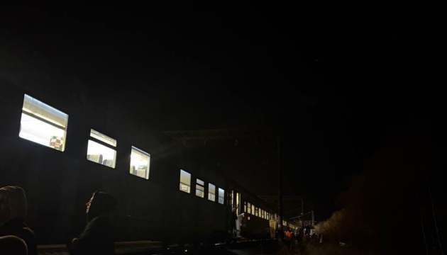 Через загрозу дронів в ніч на 23 березня з потяга «Київ-Дніпро» евакуювали близько 700 пасажирів
