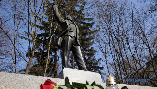 У Львові вшанували пам’ять В’ячеслава Чорновола у роковини його загибелі